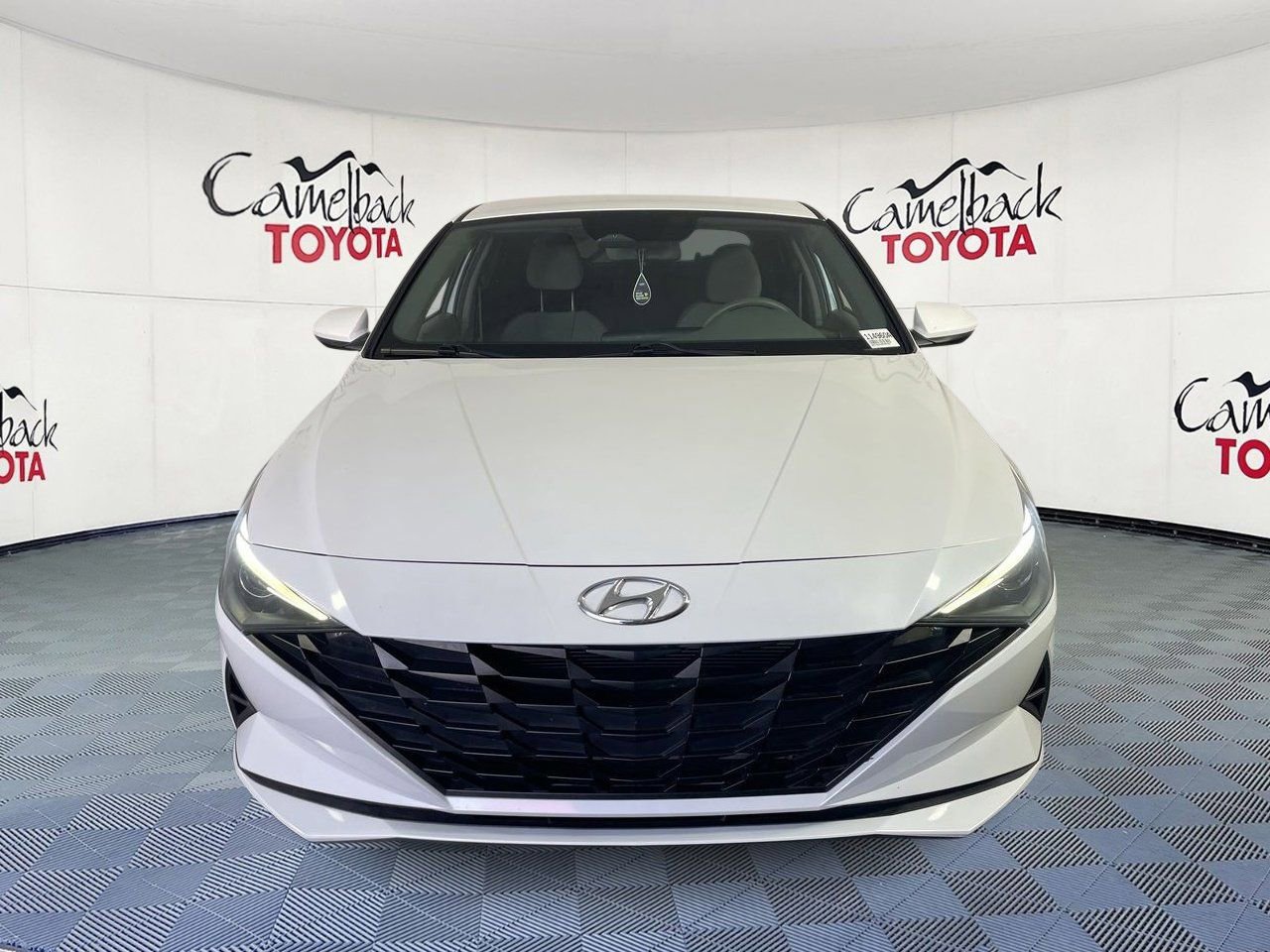 Used 2022 Hyundai Elantra SEL w/ Cargo Package FWD image 3