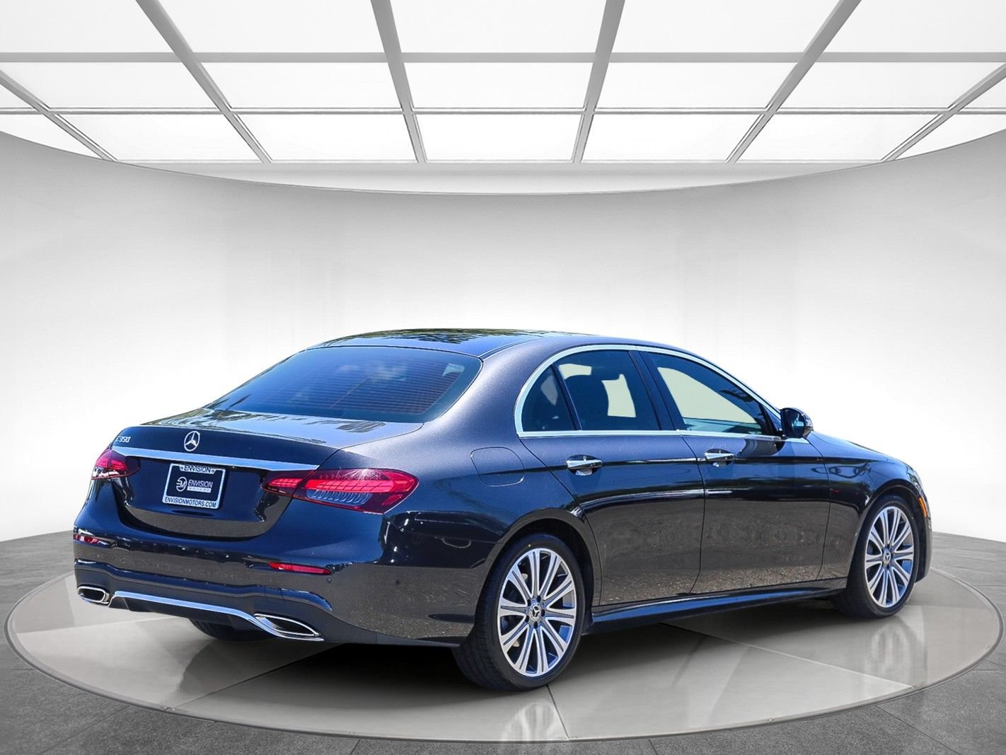 Used 2023 Mercedes-Benz E 350 Sedan image 4