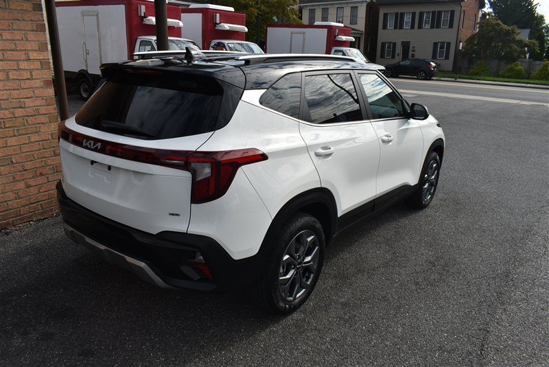 Used 2024 Kia Seltos S AWD/4WD image 4