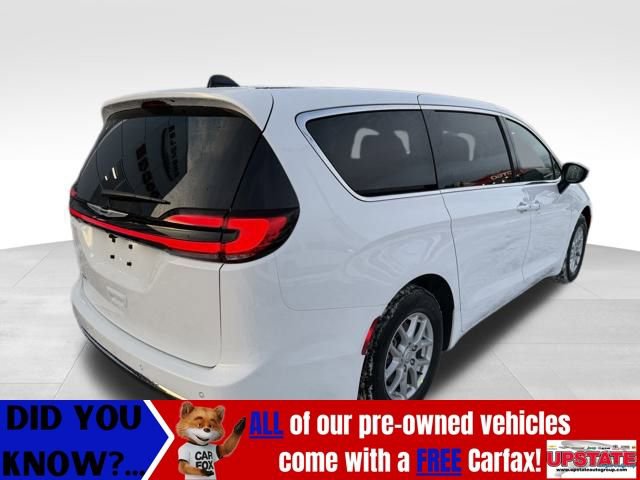 New 2026 Chrysler Pacifica Select image 8