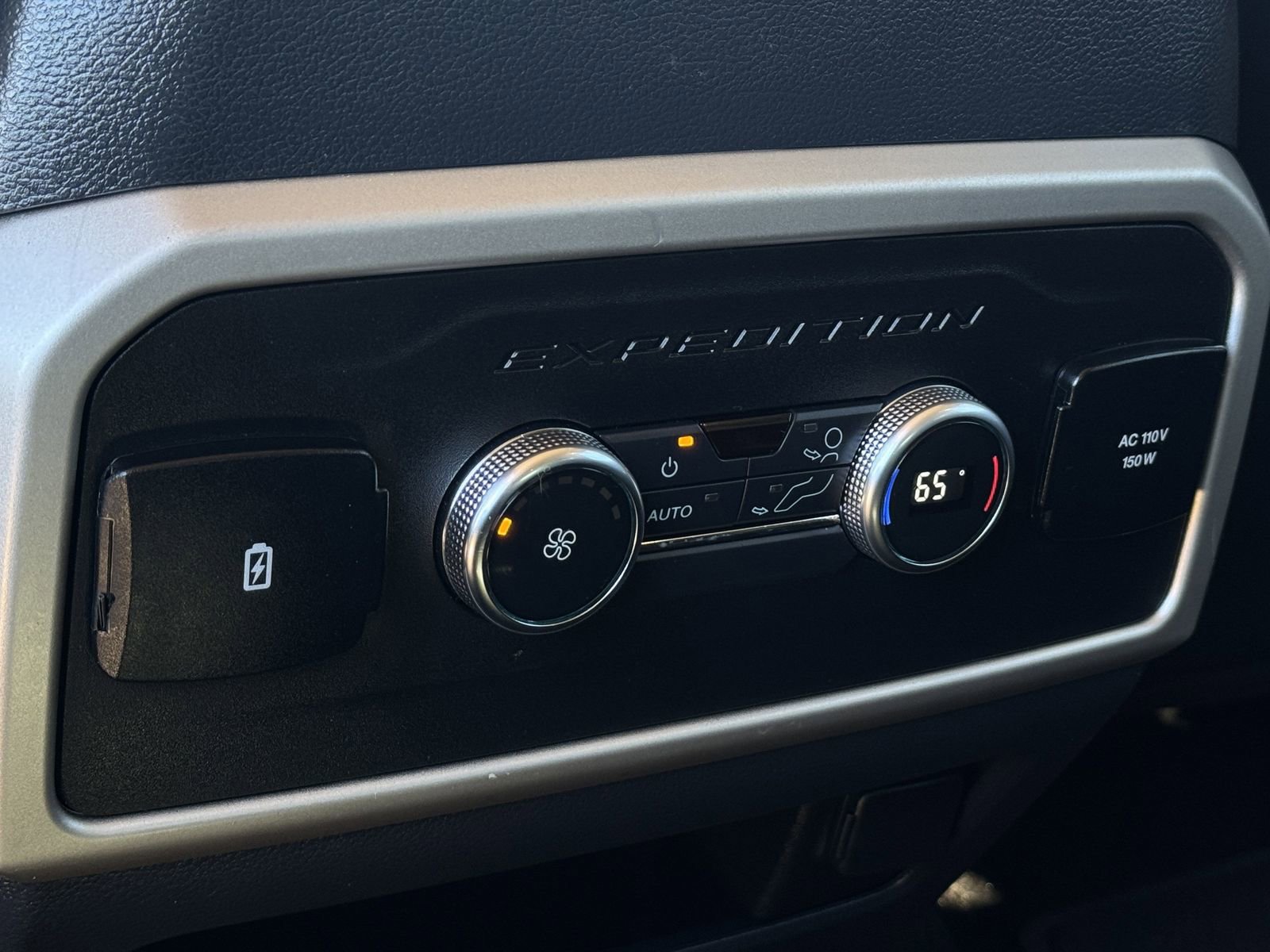 Used 2022 Ford Expedition XLT image 33