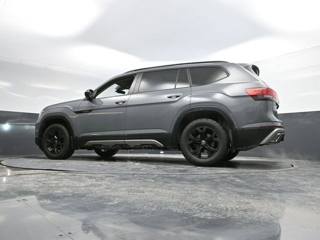 Used 2024 Volkswagen Atlas Peak Edition SEL image 45