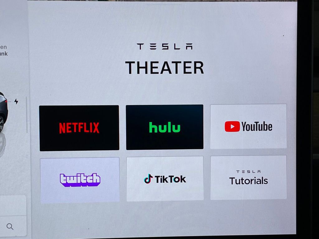 Used 2022 Tesla Model Y Long Range image 35