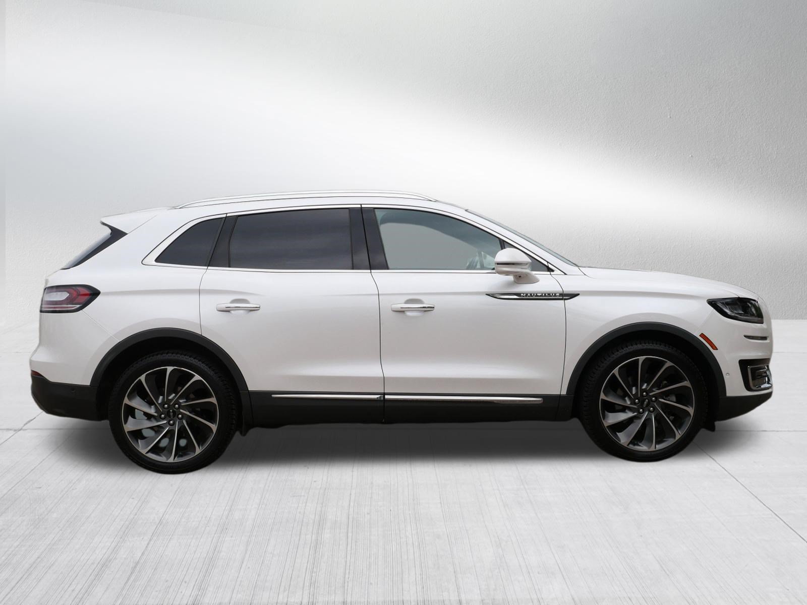 Used 2019 Lincoln Nautilus Reserve AWD/4WD image 8