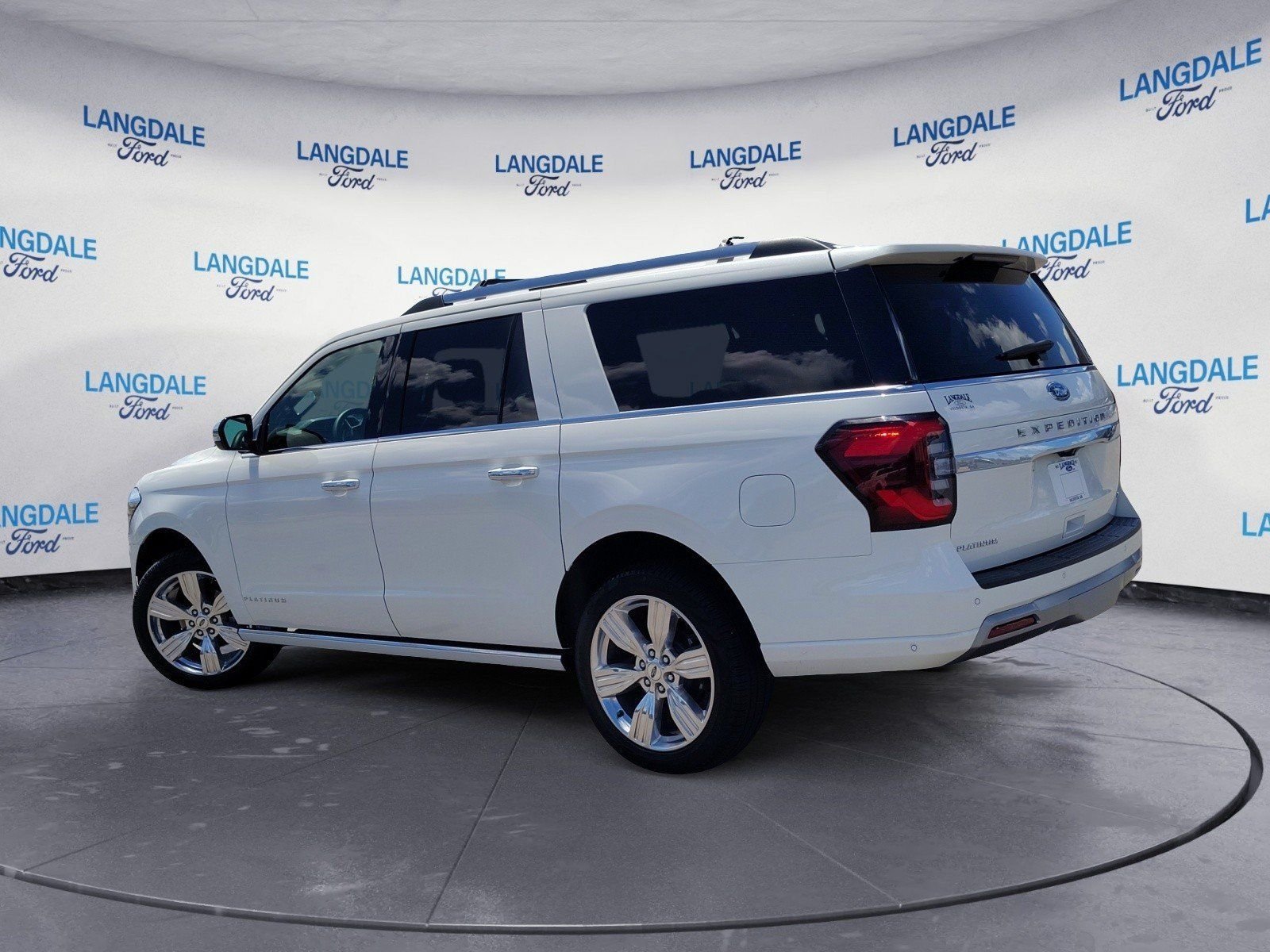 Used 2024 Ford Expedition Max Platinum RWD image 9