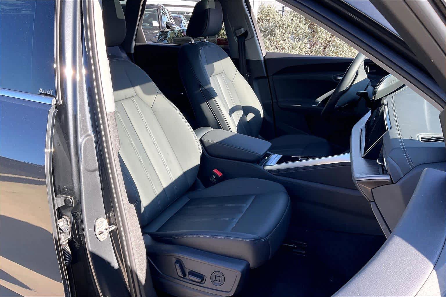 Used 2025 Audi Q5 Premium Plus w/ Premium Plus image 8