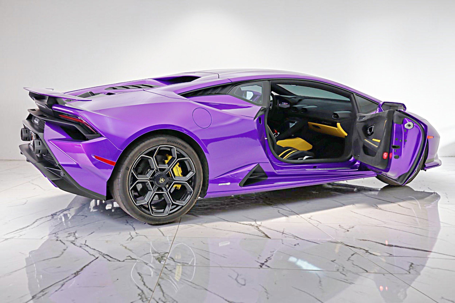 Used 2024 Lamborghini Huracan Tecnica RWD image 12
