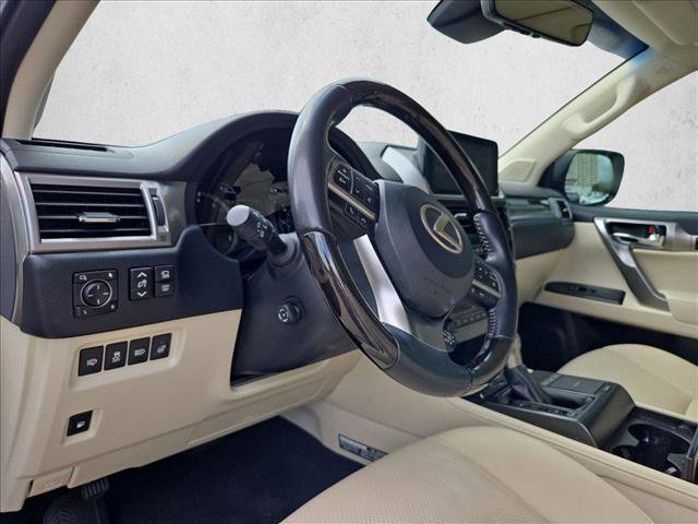 Used 2023 Lexus GX 460 Luxury w/ Sport Design Package AWD/4WD image 9