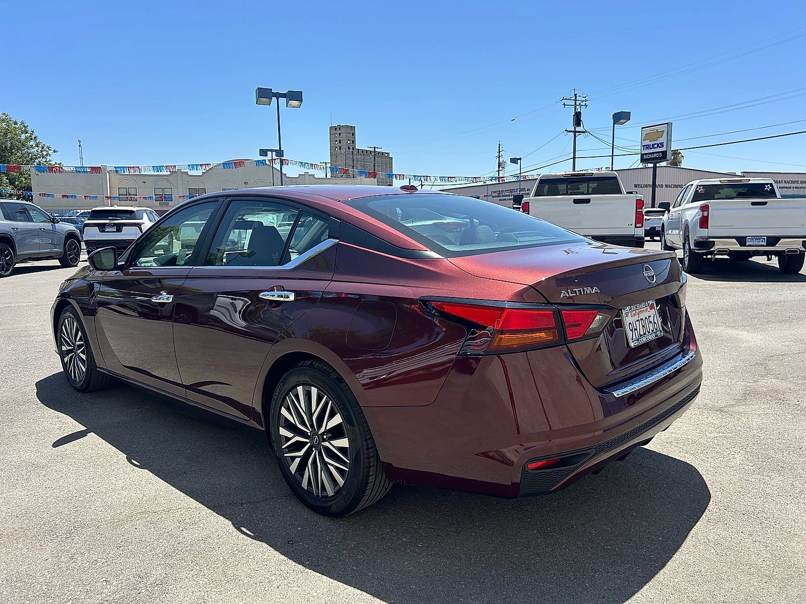 Used 2023 Nissan Altima 2.5 SV FWD image 5