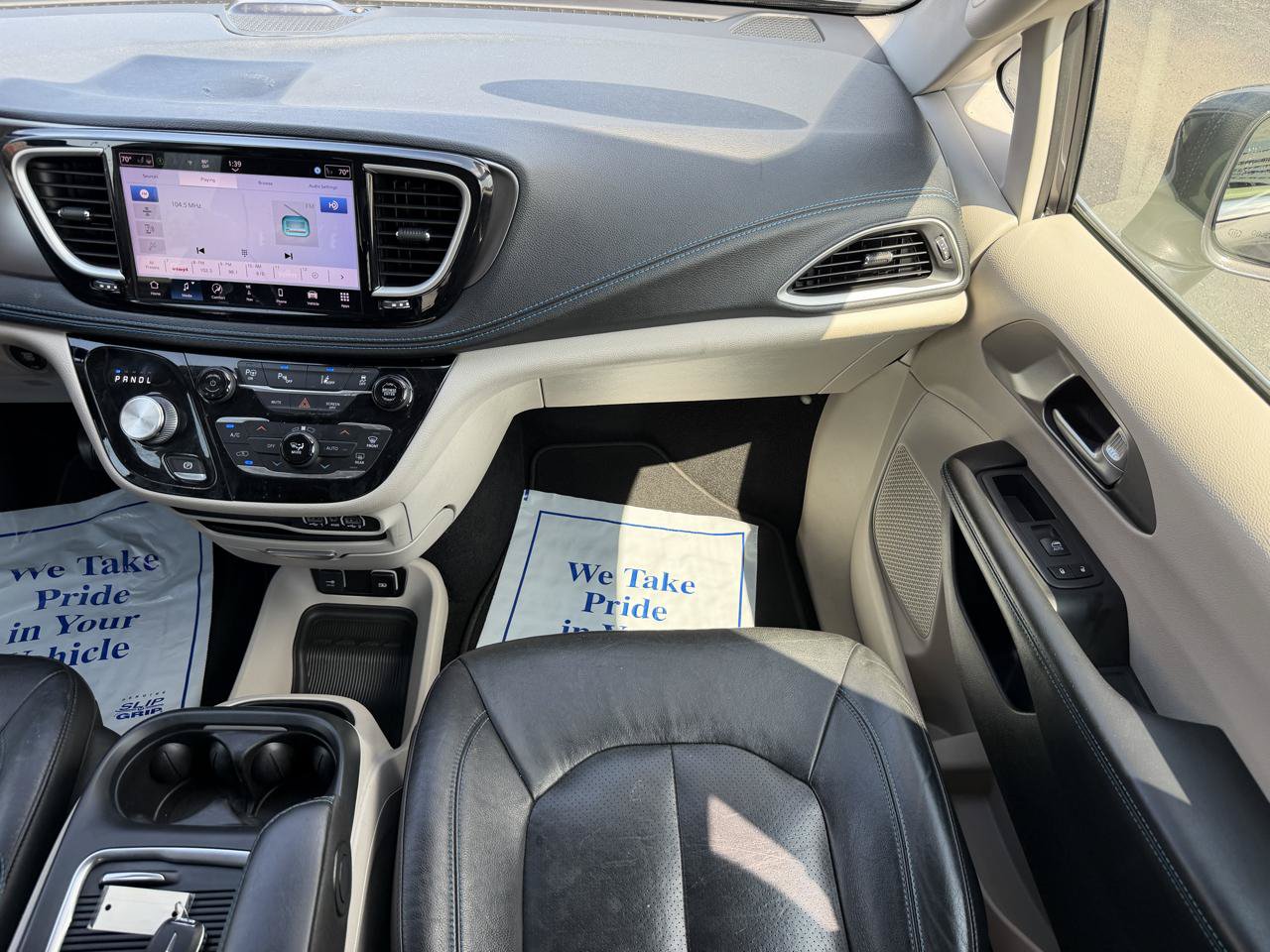 Used 2021 Chrysler Pacifica Touring-L FWD image 25