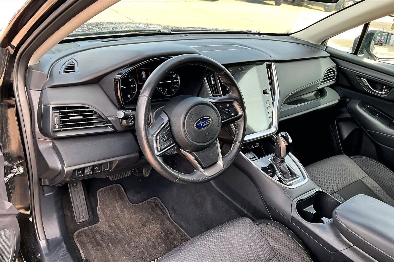 Used 2024 Subaru Outback Premium AWD/4WD image 16