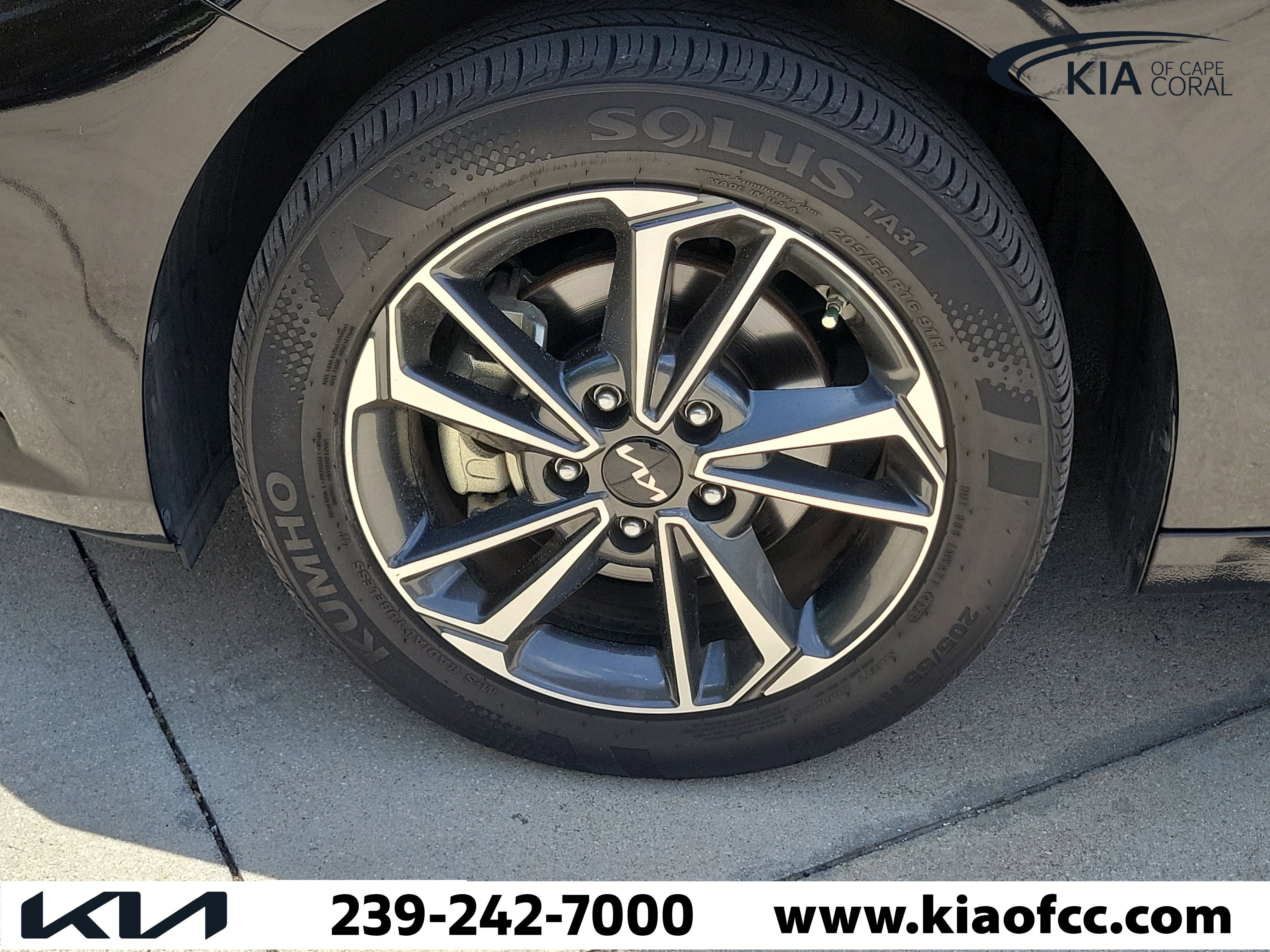 Certified 2023 Kia Forte LXS FWD image 6