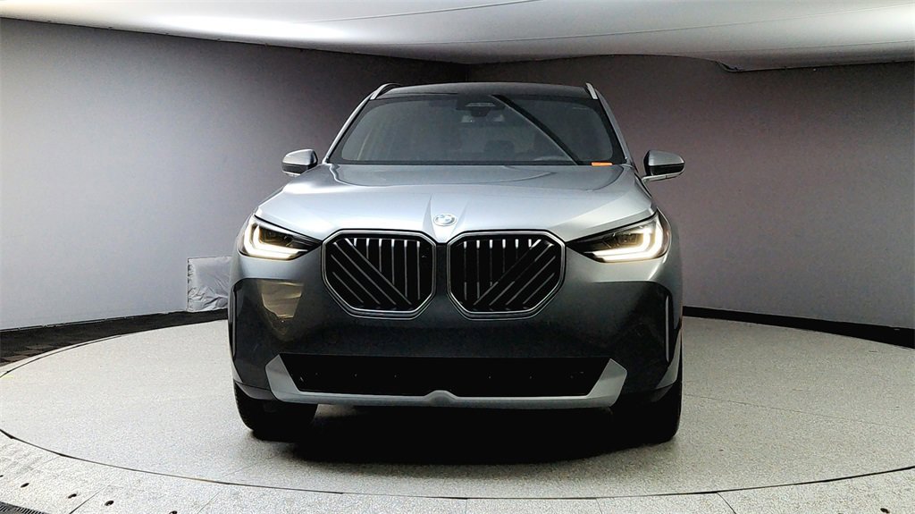 Used 2025 BMW X3 xDrive30i w/ Premium Package image 2