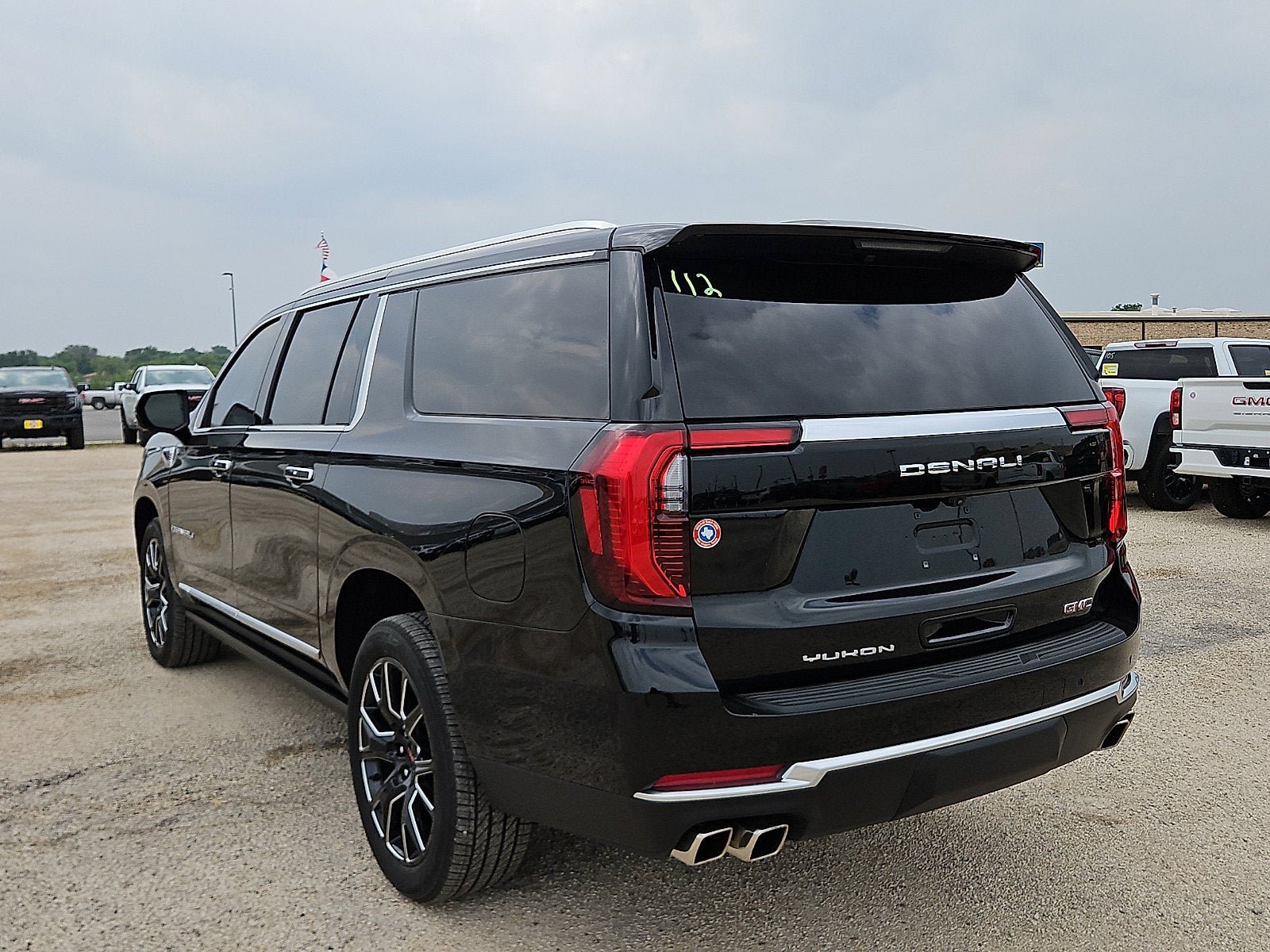 New 2026 GMC Yukon XL Denali w/ Sun & Power Step Package RWD video 3