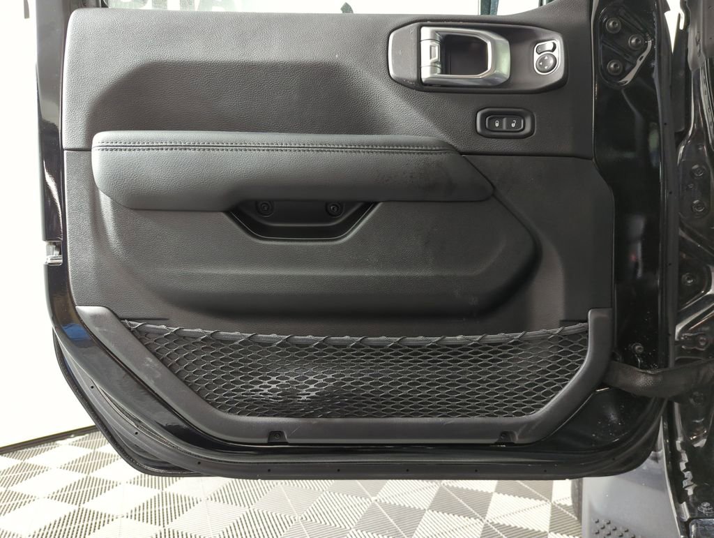 Used 2023 Jeep Wrangler Altitude image 8