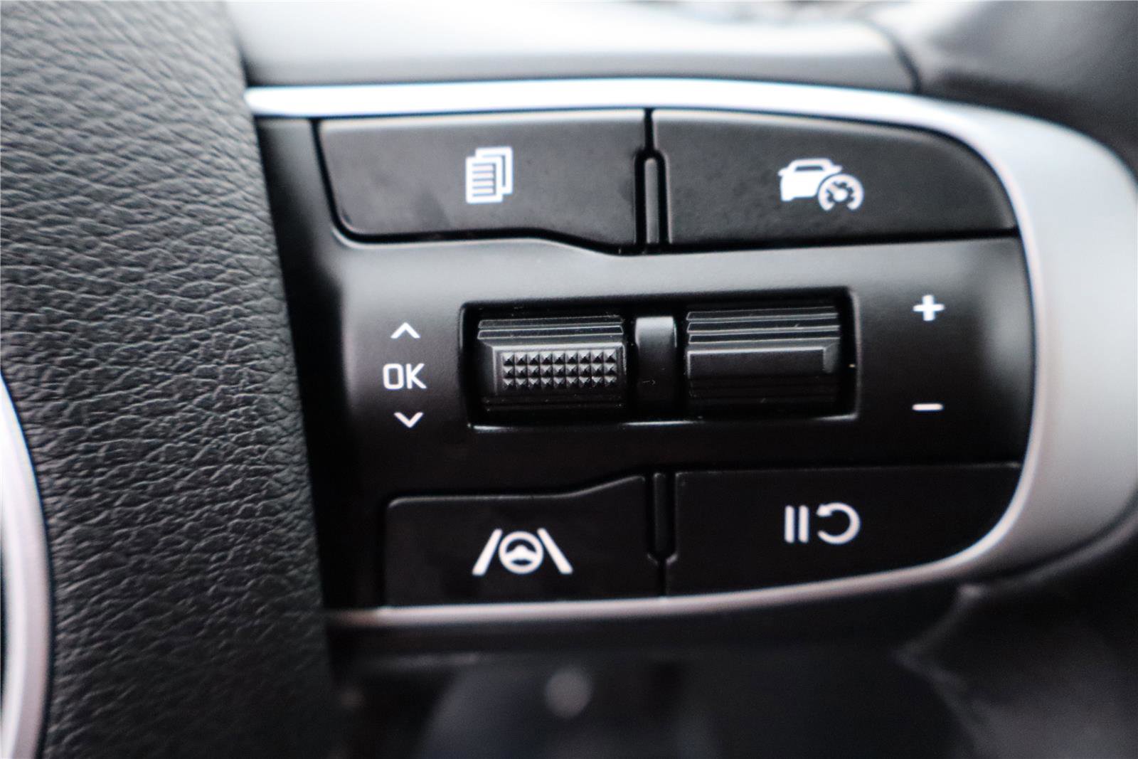 Certified 2023 Kia Sportage X-Line w/ X-Line Premium Package image 17