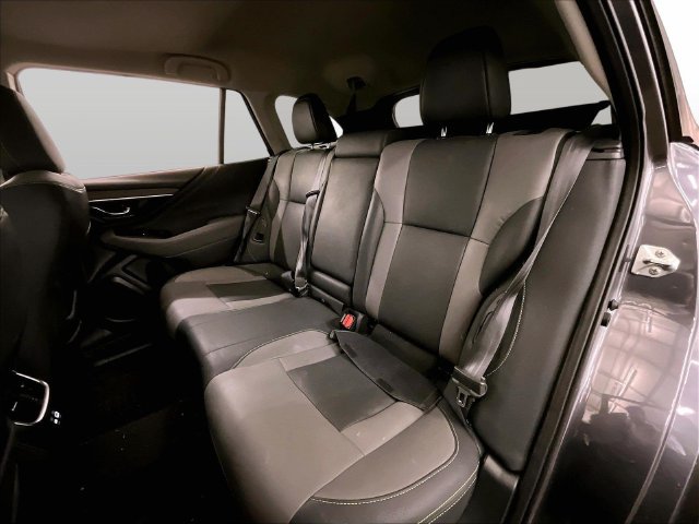 Used 2025 Subaru Outback Onyx Edition AWD/4WD image 25
