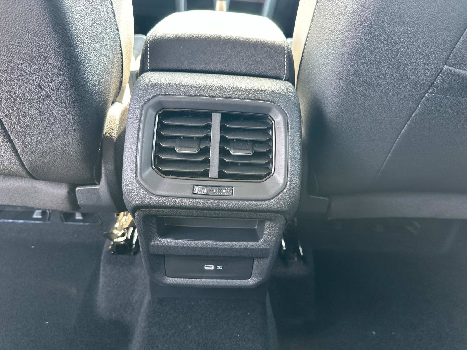 New 2025 Volkswagen Taos SE image 14