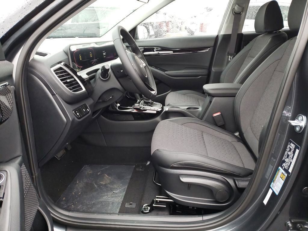 New 2026 Kia Seltos S image 14