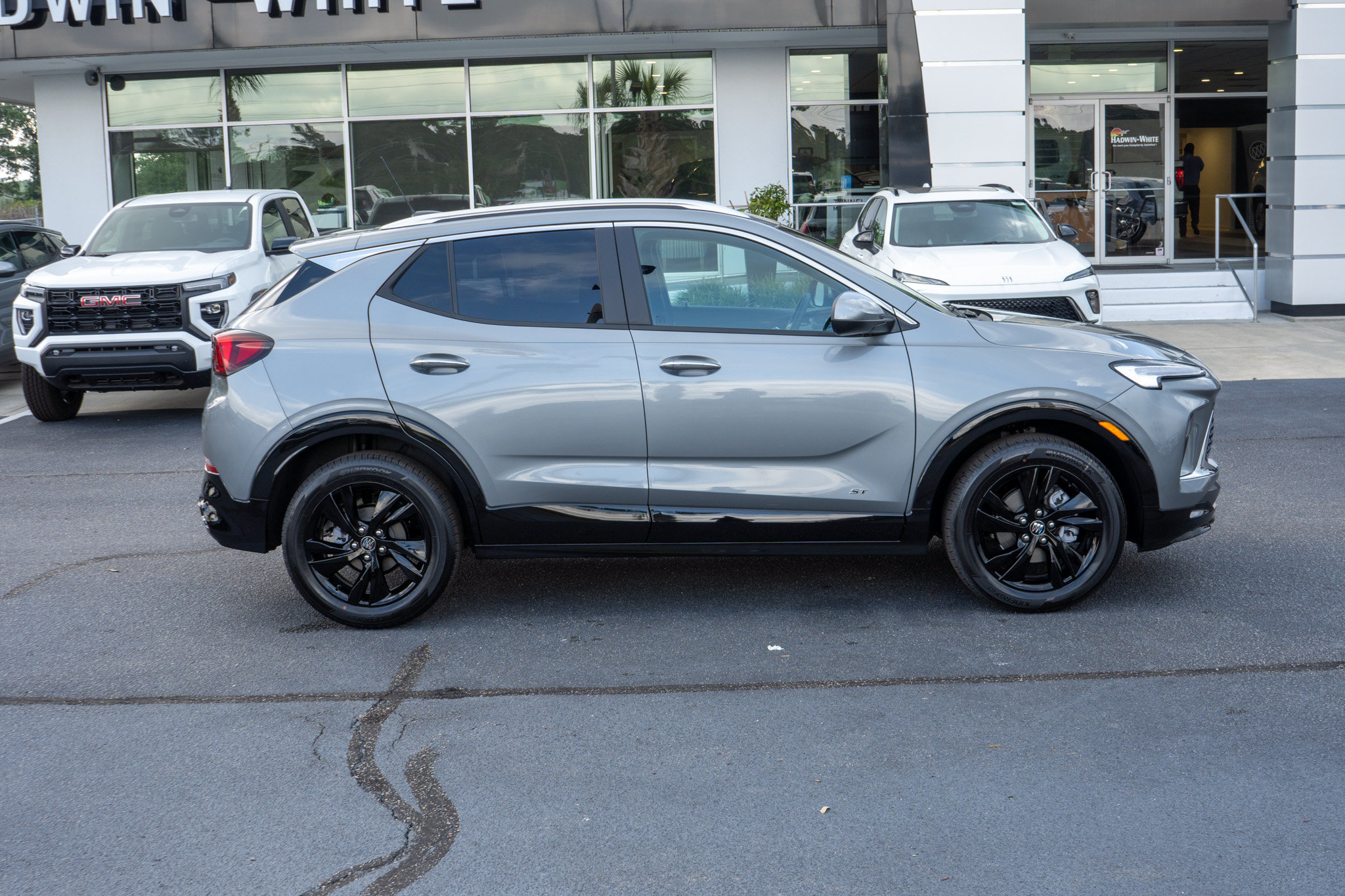 New 2026 Buick Encore GX Sport Touring w/ Comfort Package FWD image 2
