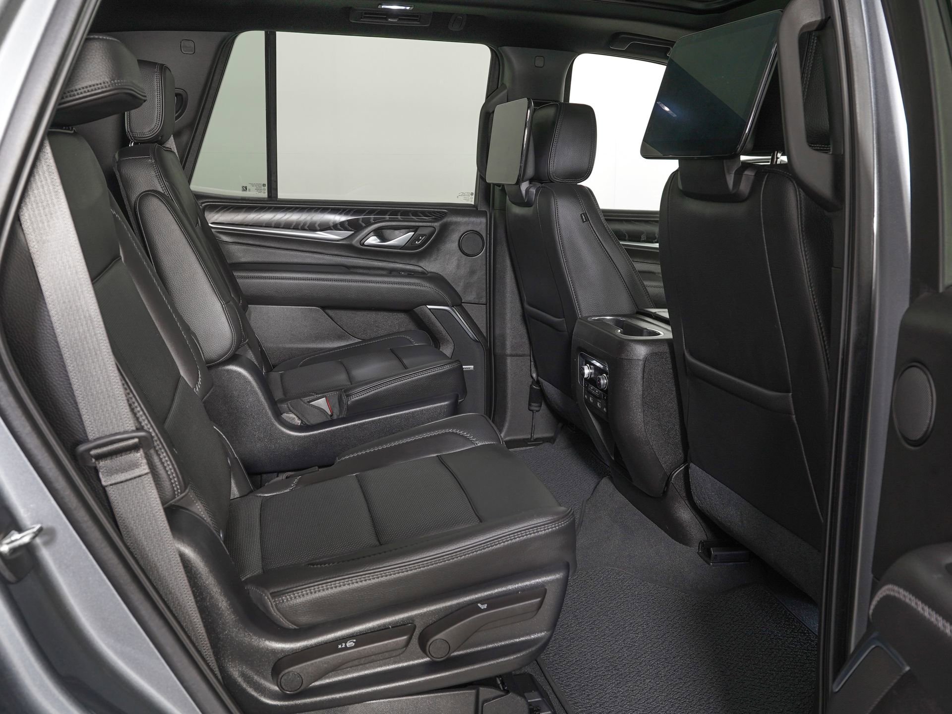 Used 2021 GMC Yukon Denali w/ LPO, Illumination Package image 10