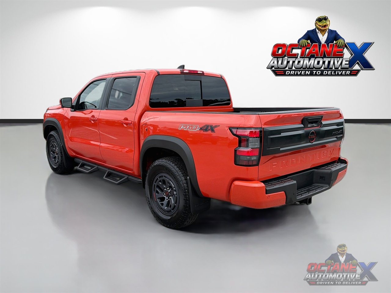 Used 2025 Nissan Frontier PRO-4X w/ Pro Convenience Package AWD/4WD image 5