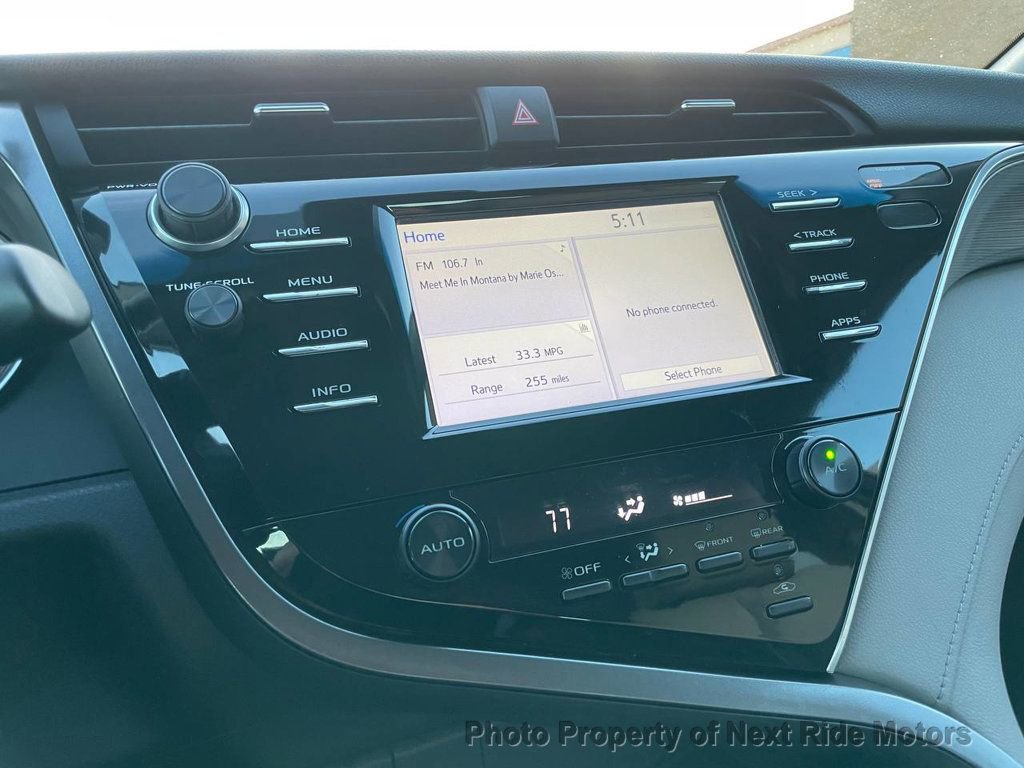 Used 2018 Toyota Camry SE image 24