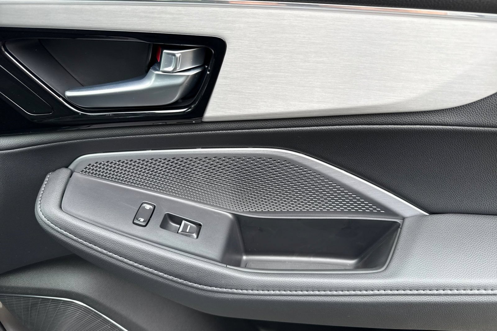New 2026 Acura MDX SH-AWD image 18
