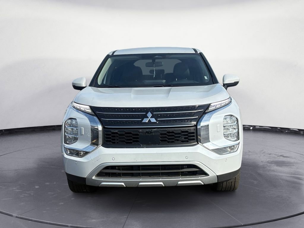 Used 2024 Mitsubishi Outlander SE image 8
