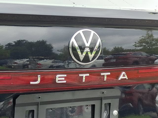Used 2025 Volkswagen Jetta SE FWD image 29