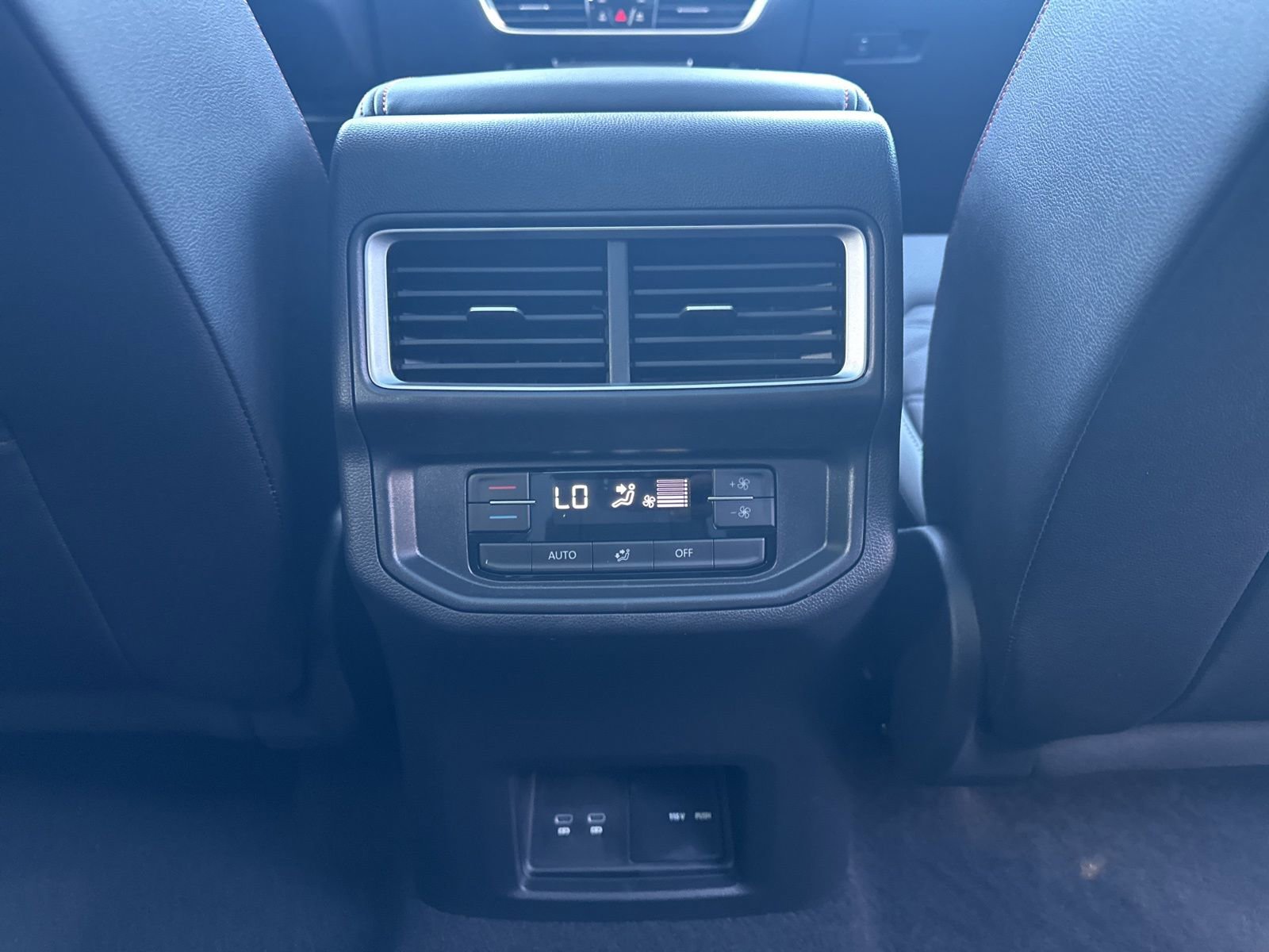 New 2026 Volkswagen Atlas Peak Edition image 43