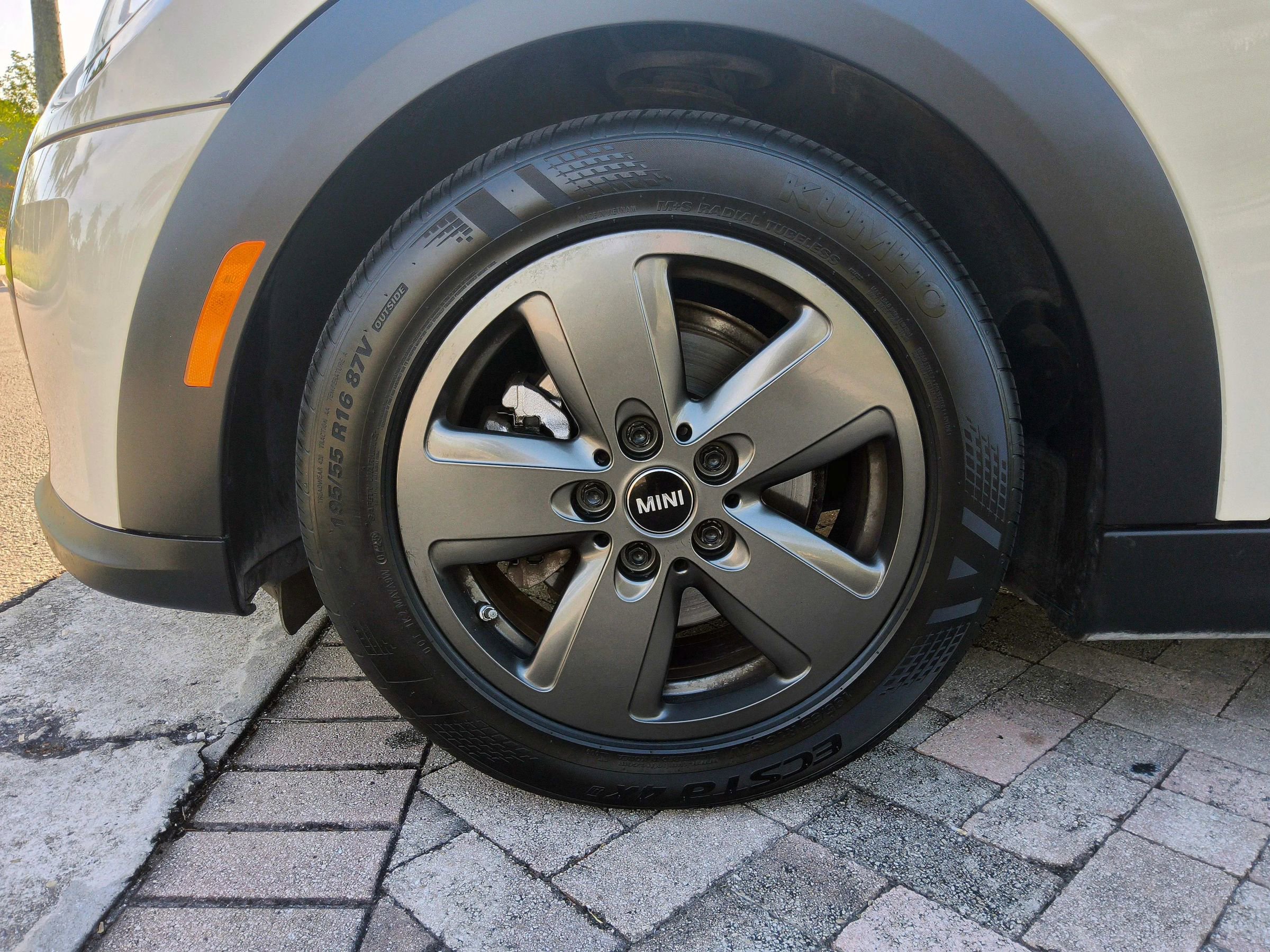 Used 2023 MINI Cooper 4-Door Hardtop FWD image 44