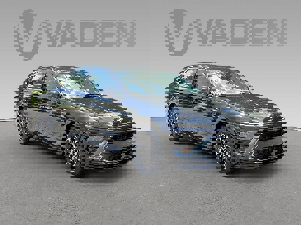 New 2025 Hyundai Sonata SEL image 1