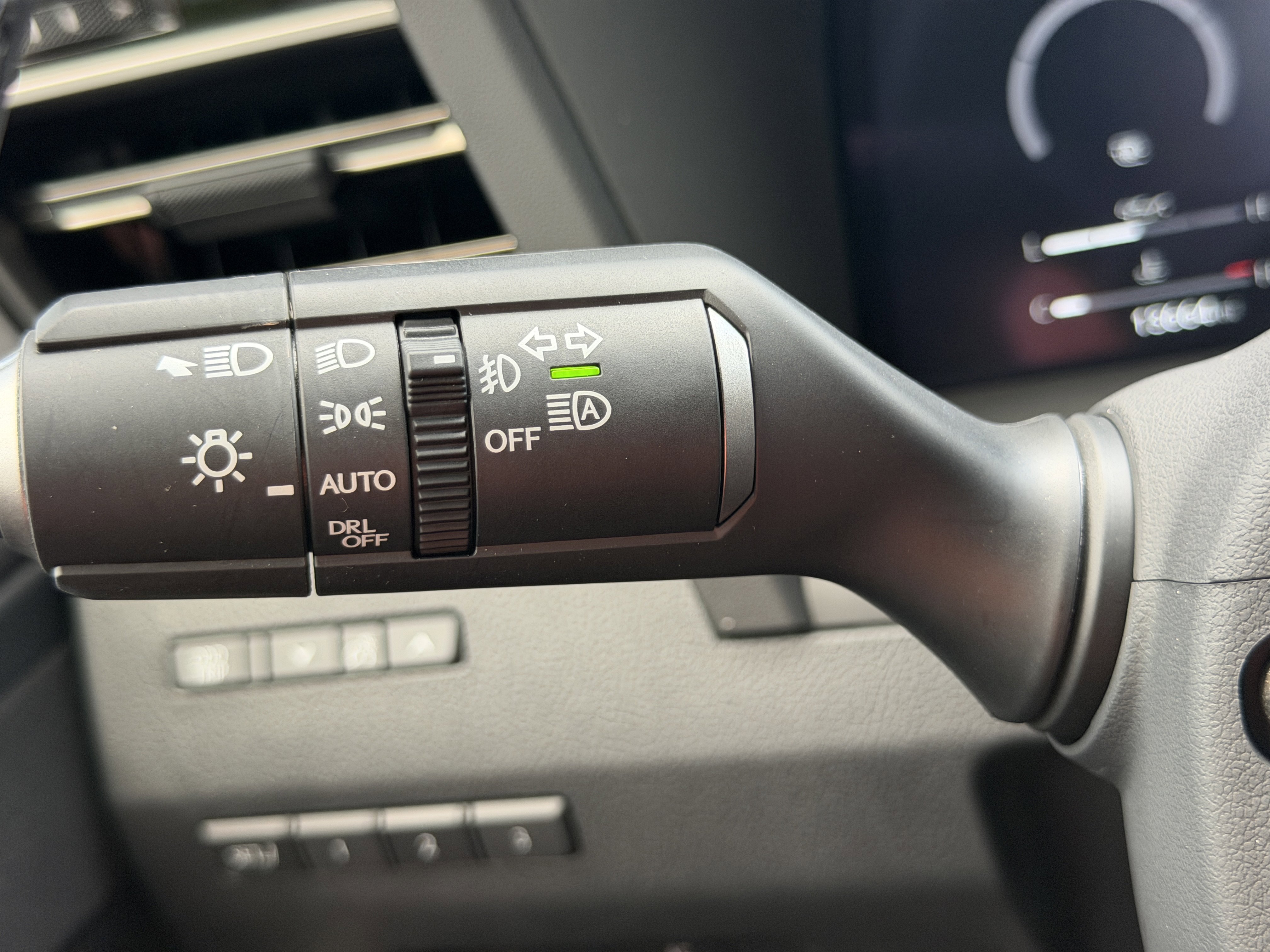 Used 2025 Lexus GX 550 w/ Accessory Package (Z1) AWD/4WD image 28