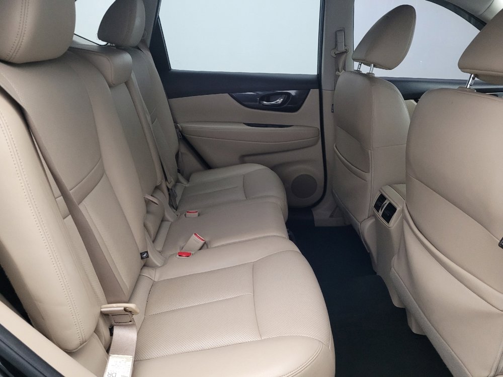 Used 2017 Nissan Rogue SL image 19