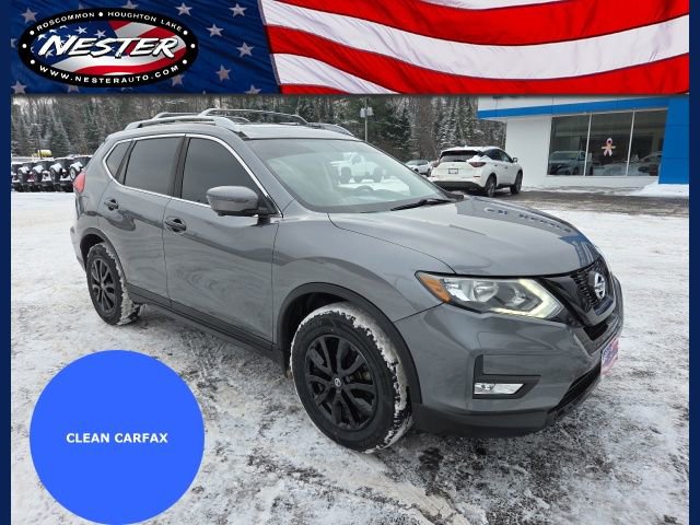 Used 2017 Nissan Rogue SV image 1