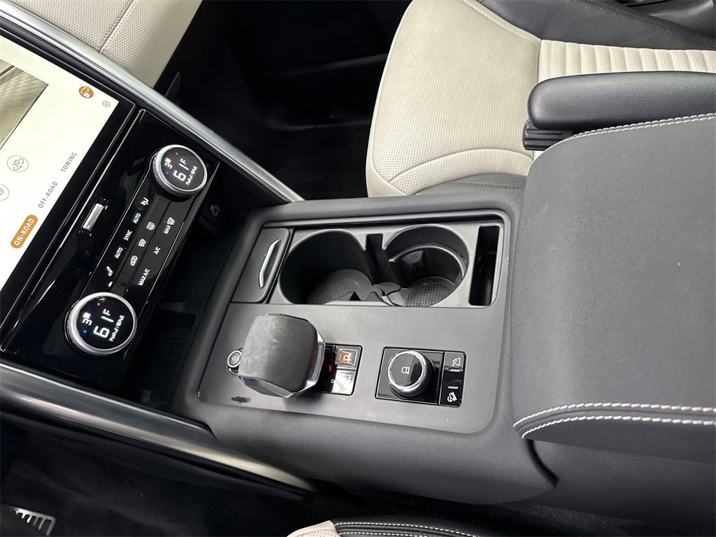 Used 2022 Land Rover Discovery S R-Dynamic image 33