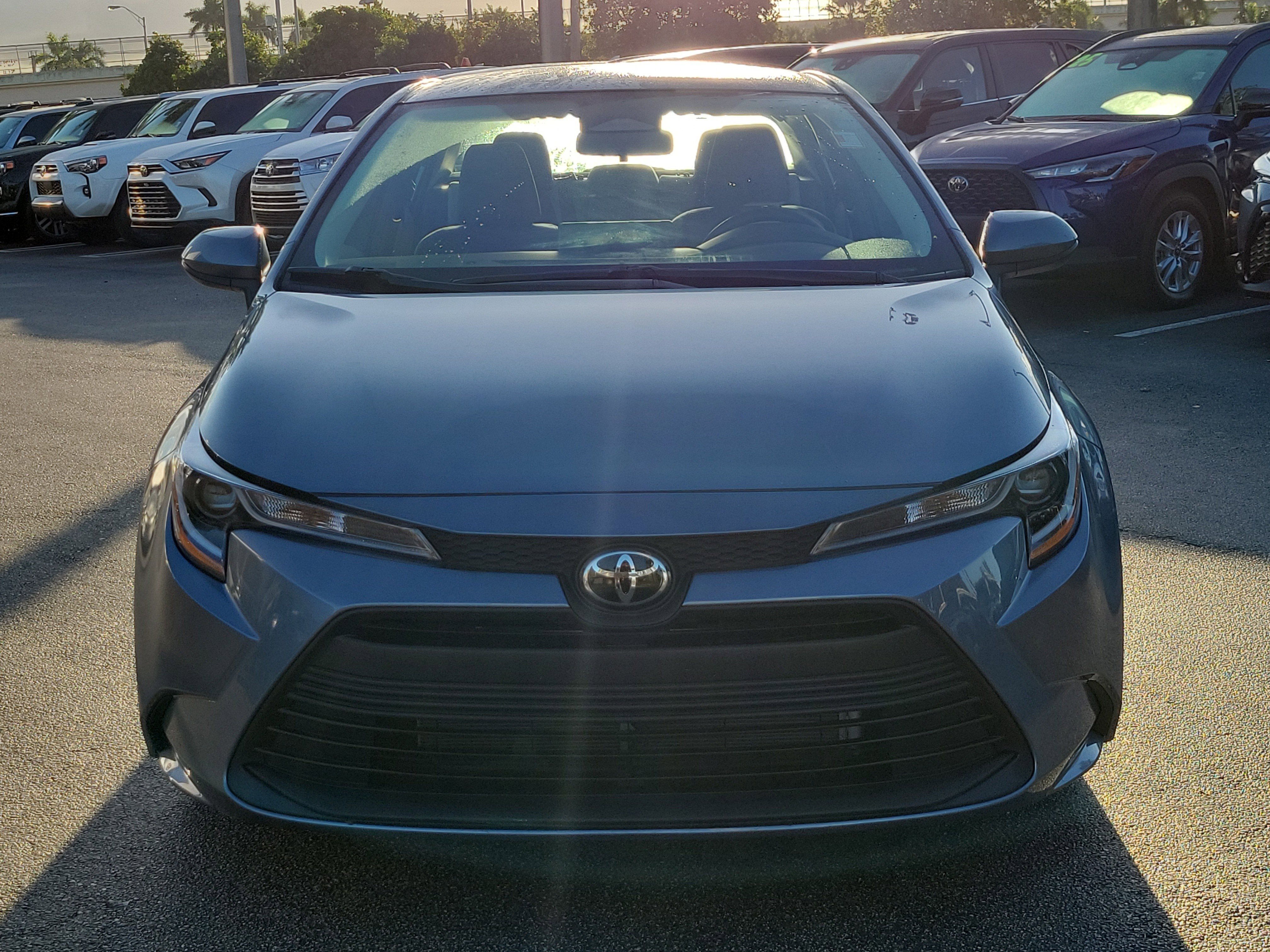 Used 2023 Toyota Corolla LE image 3
