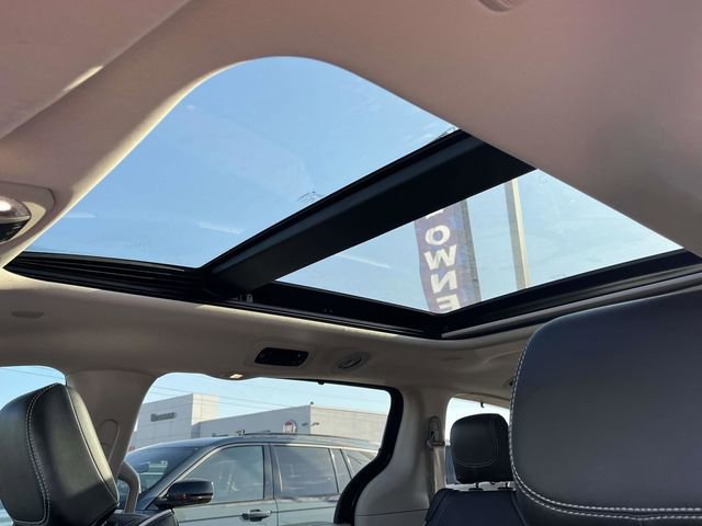 Used 2023 Chrysler Pacifica Limited image 14