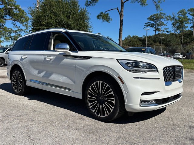 Used 2022 Lincoln Aviator Black Label w/ Dynamic Handling Package image 2