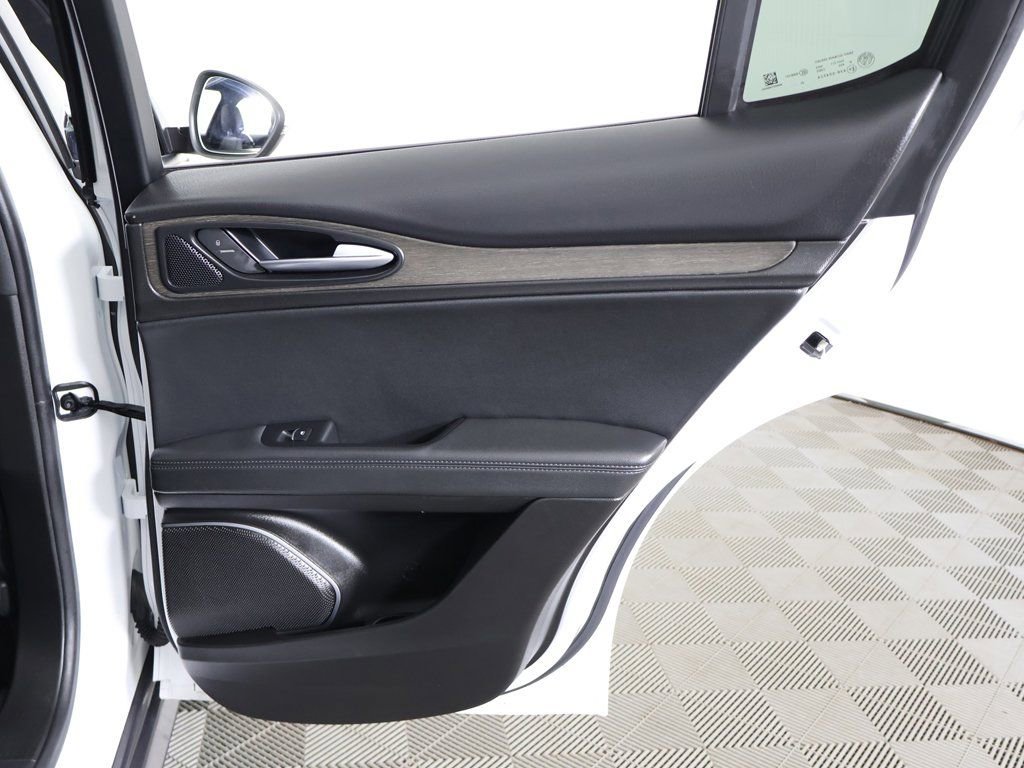 Used 2022 Alfa Romeo Stelvio Ti image 27