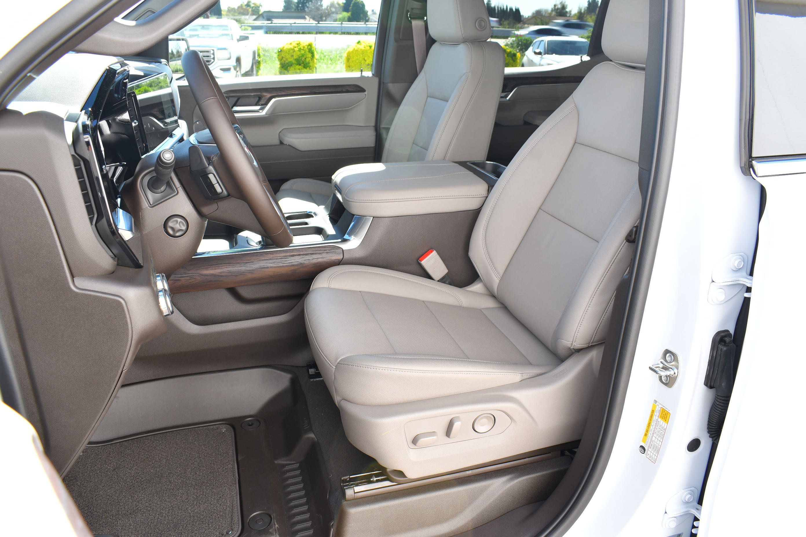 New 2026 GMC Sierra 1500 SLT w/ SLT Premium Plus Package image 26