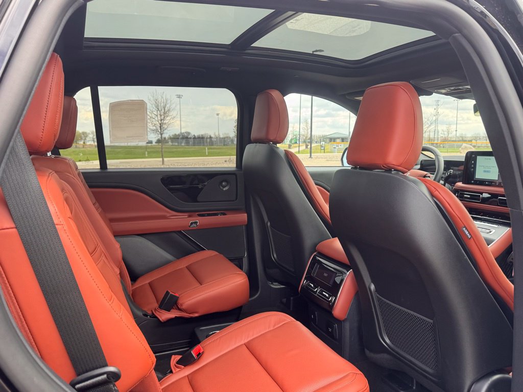 New 2026 Lincoln Aviator Reserve w/ Jet Appearance Package AWD/4WD image 29
