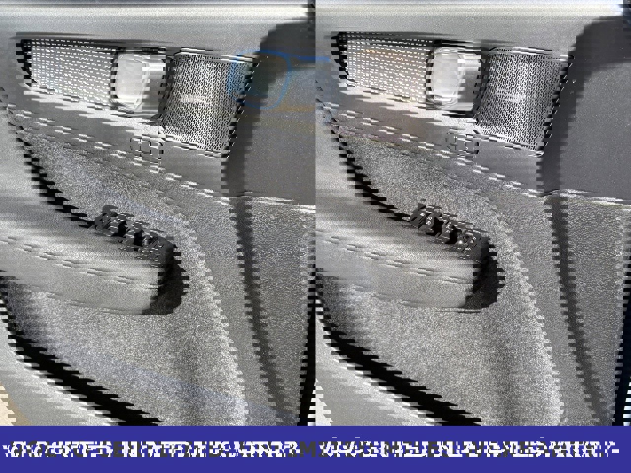 Certified 2022 Volvo XC40 T5 R-Design w/ Advanced Package image 28