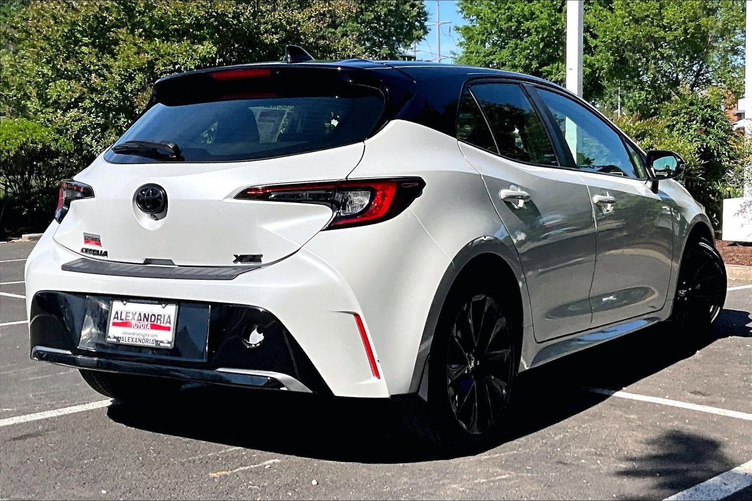 Used 2023 Toyota Corolla XSE FWD image 12