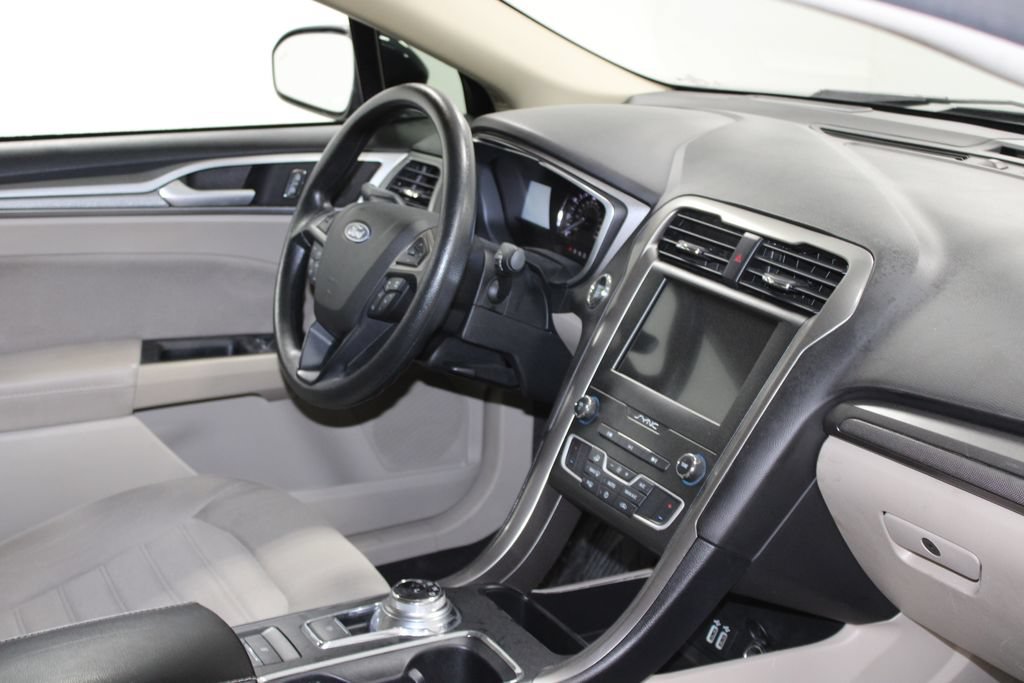 Certified 2020 Ford Fusion SE FWD image 27