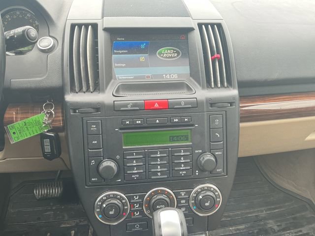 Used 2010 Land Rover LR2 HSE image 14
