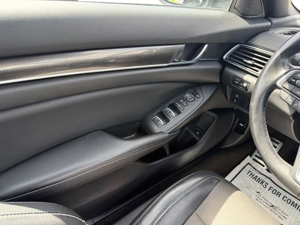 Used 2018 Honda Accord Sport image 12