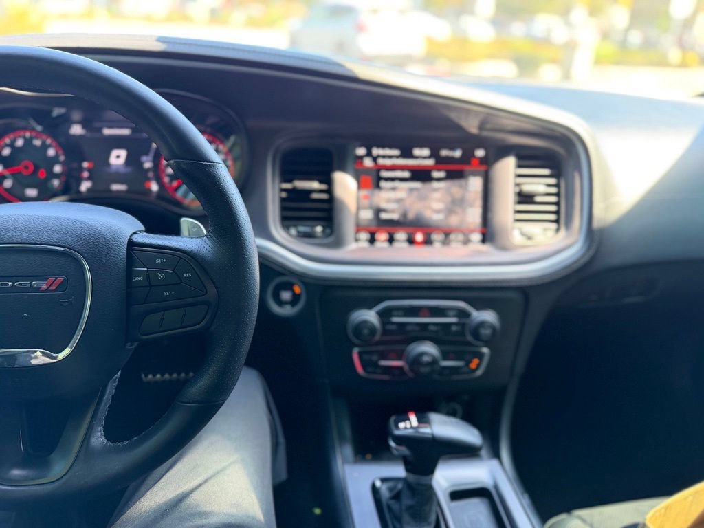 Used 2022 Dodge Charger R/T w/ Plus Group RWD image 8