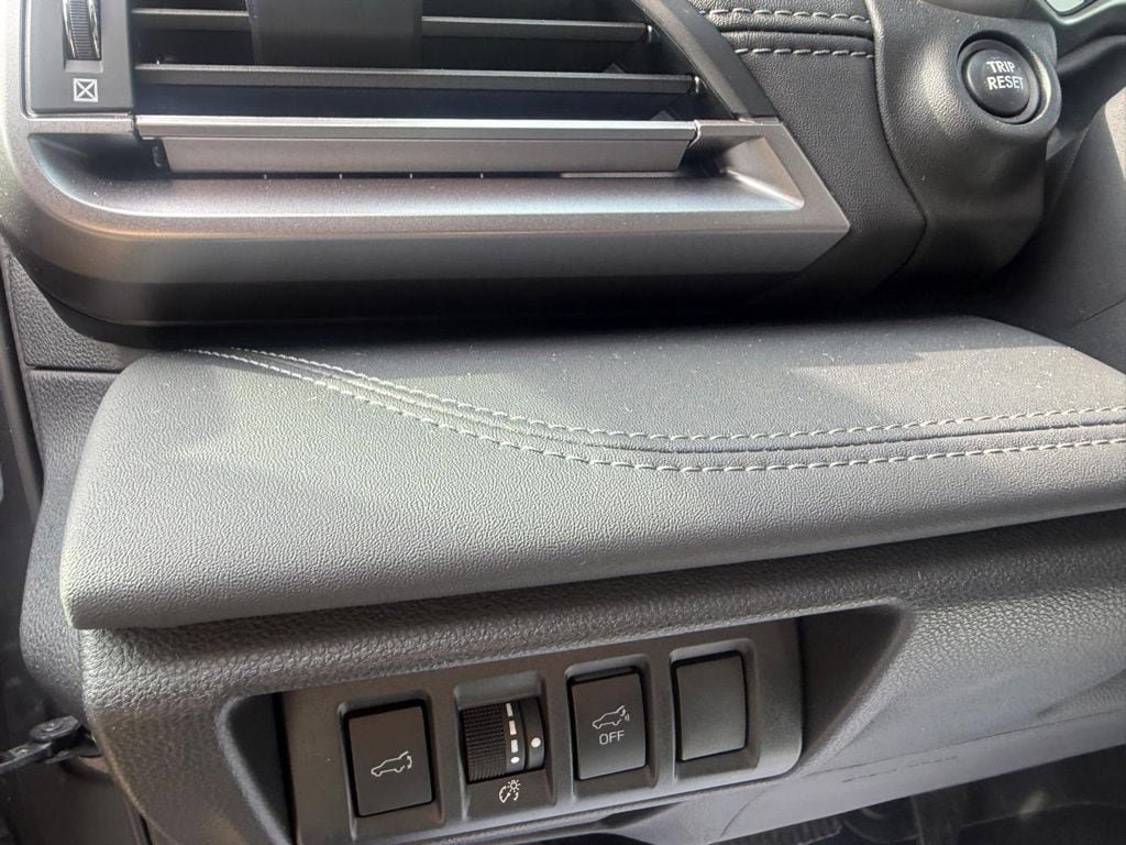 Used 2025 Subaru Outback Limited XT AWD/4WD image 14